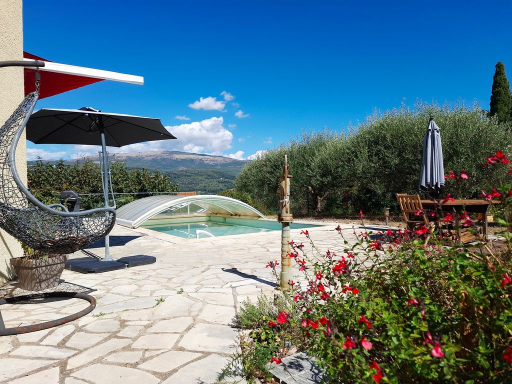 Property photo 2 of 11