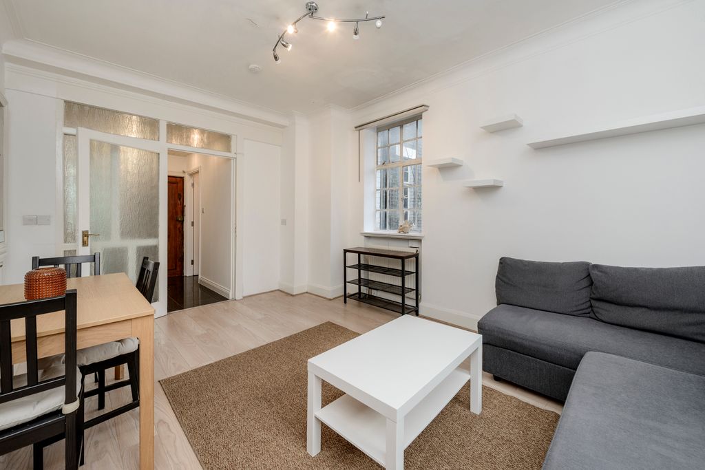 Property photo 2 of 6 48 Quebec Ct-3779 (1).Jpg