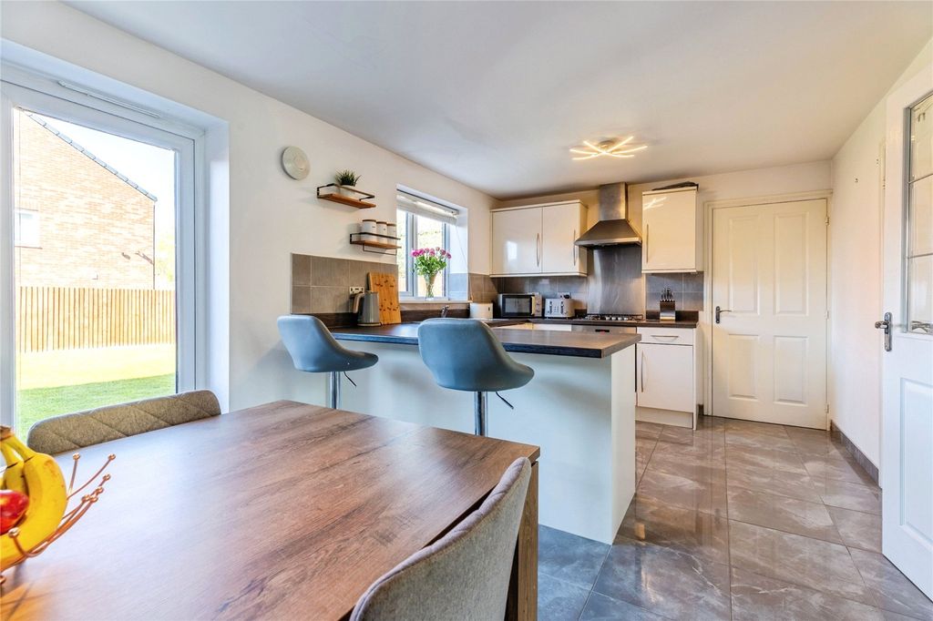 Property photo 3 of 24 Picture No. 20