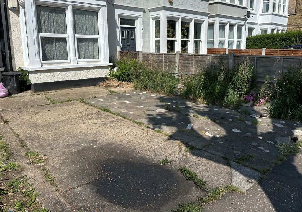 Property photo 2 of 5