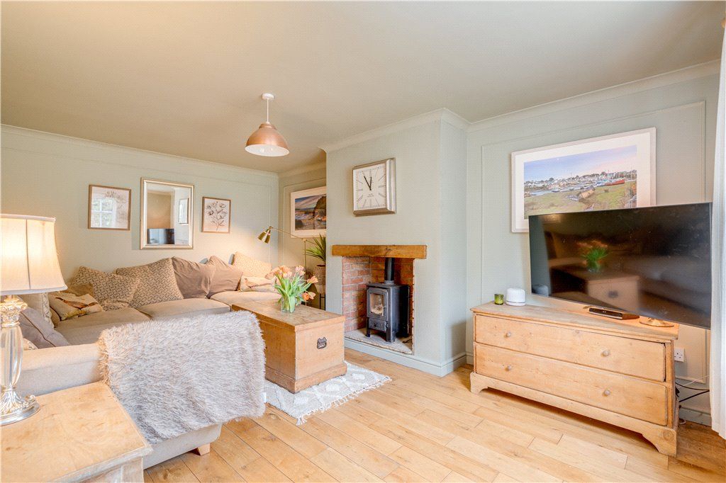 Property photo 3 of 14 Sitting Room