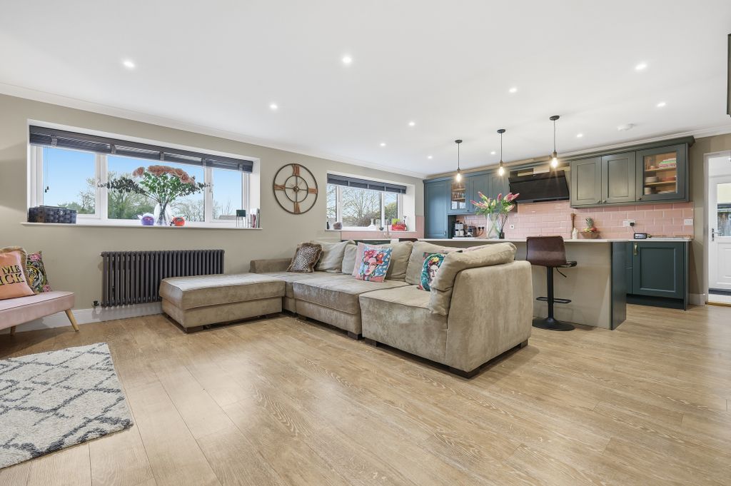 Property photo 3 of 22 9_Img_5993