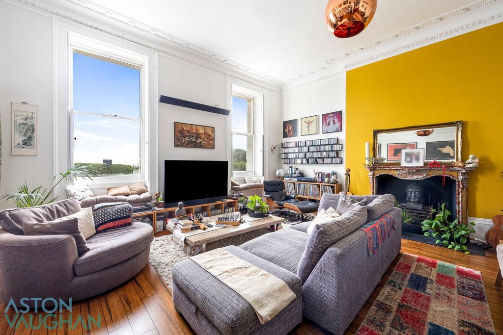 Property photo 3 of 23 4591953