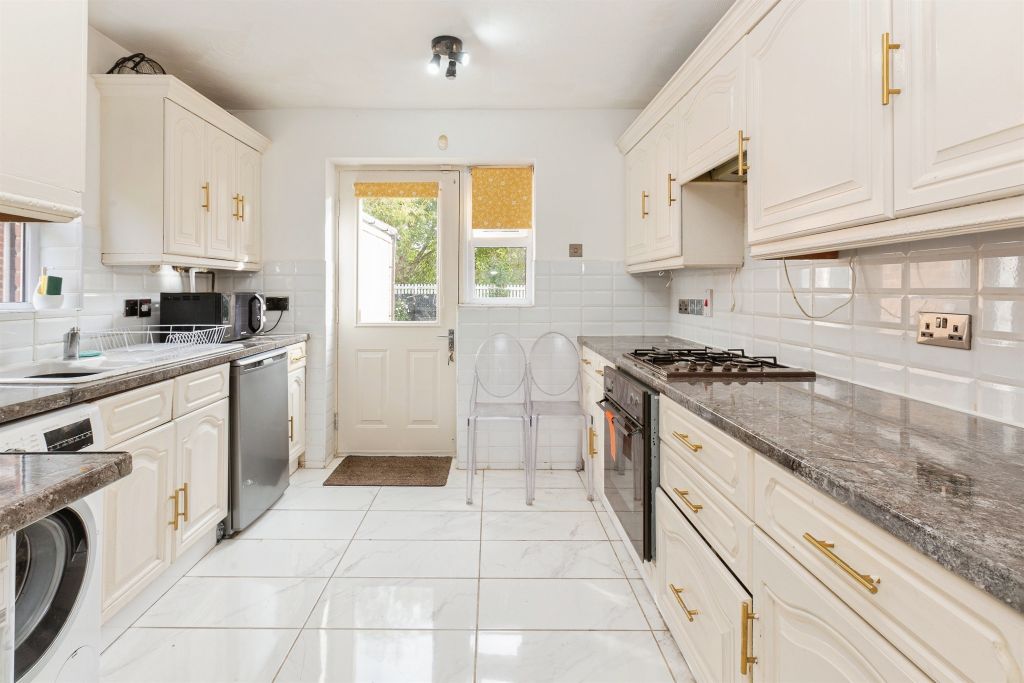 Property photo 3 of 17