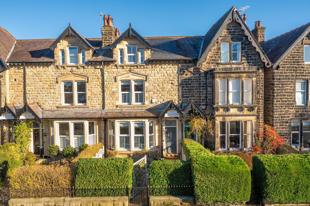 Property photo 1 of 31