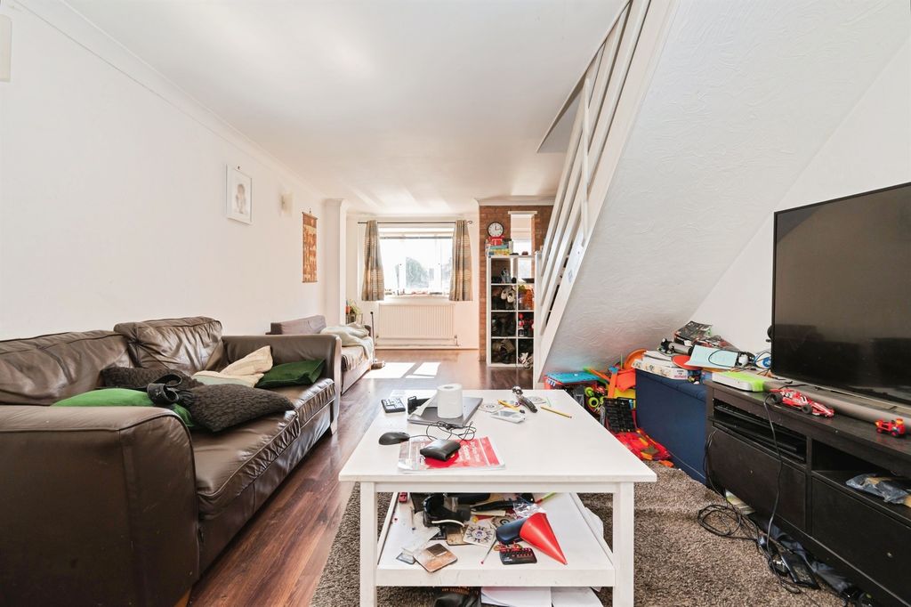 Property photo 2 of 9