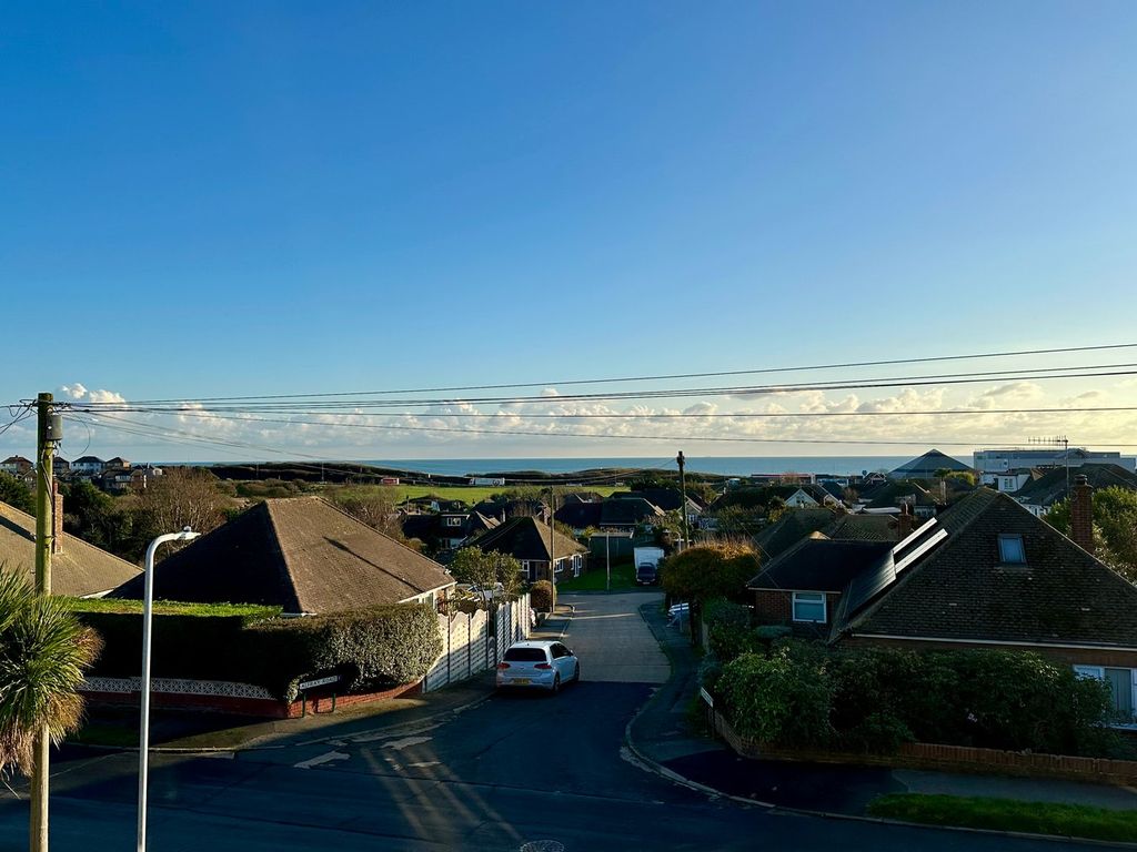 Property photo 3 of 29