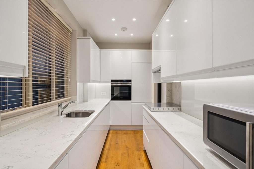 Property photo 2 of 12 Image