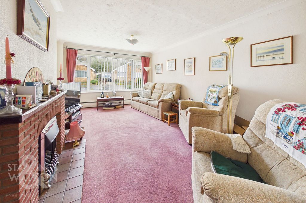 Property photo 2 of 23