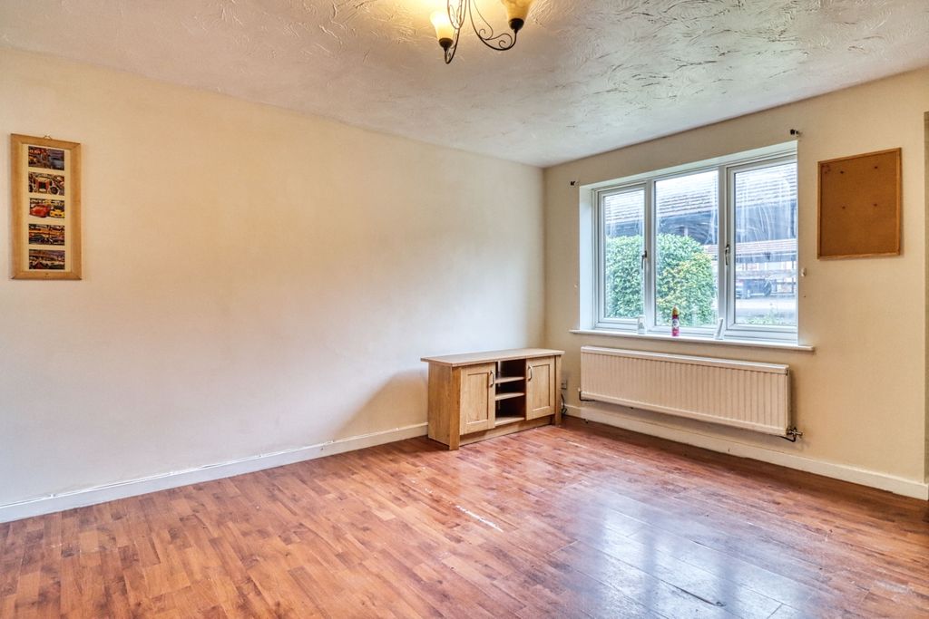 Property photo 2 of 14 Lounge