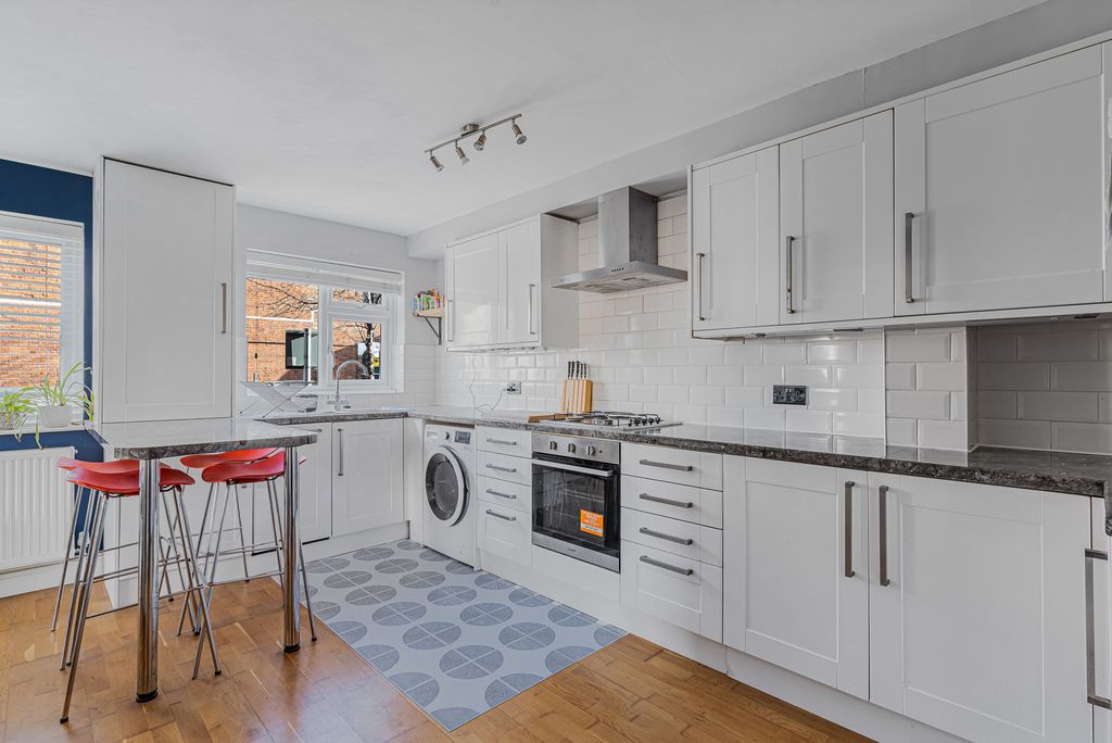 Property photo 1 of 23 Reception/Kitchen