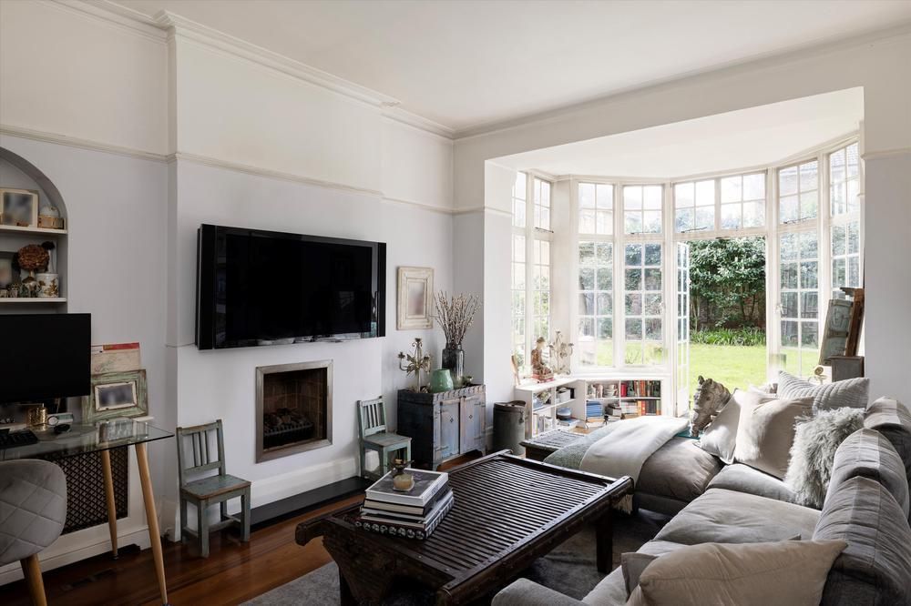 Property photo 1 of 19 Flat 49, Beaufort Mansions11.Jpg