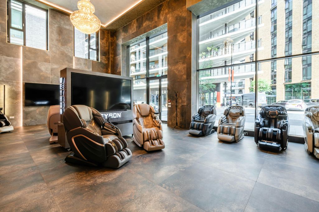 Property photo 2 of 9 Royal Wharf 3.02 - Low Res 2.Jpg