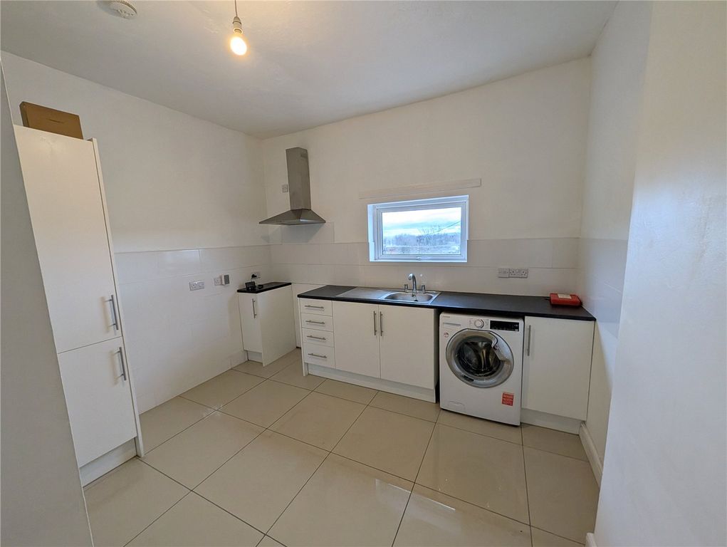 Property photo 2 of 7 Picture No. 11