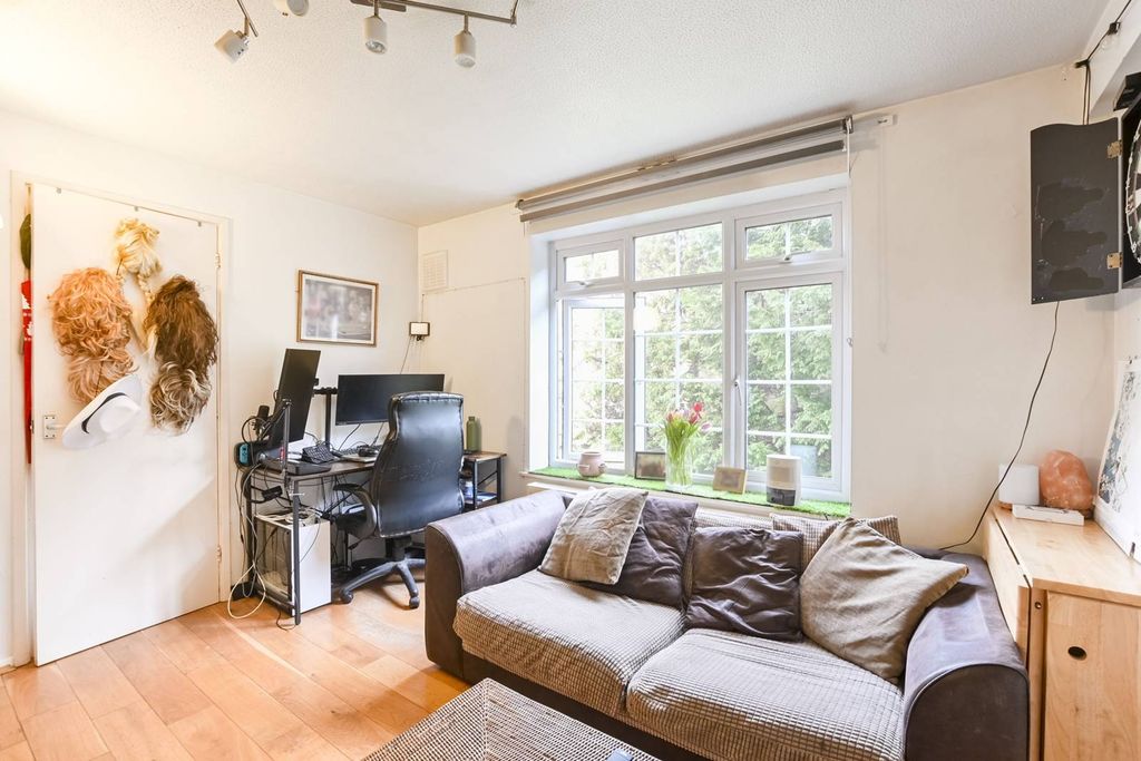 Property photo 2 of 7