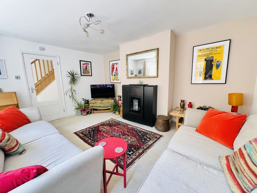 Property photo 2 of 17 Gallery