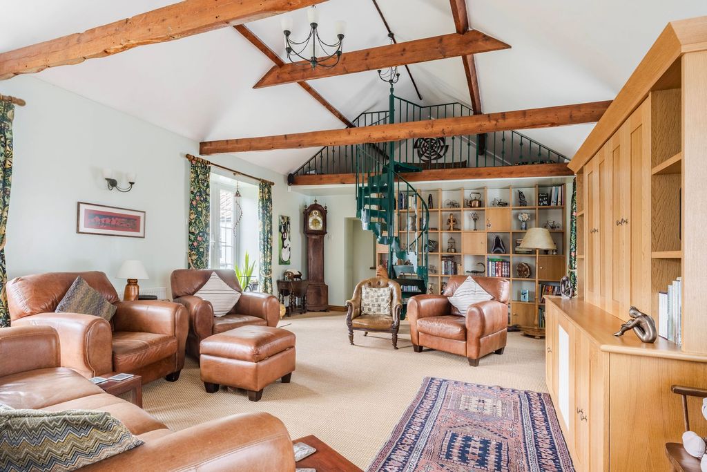 Property photo 3 of 26