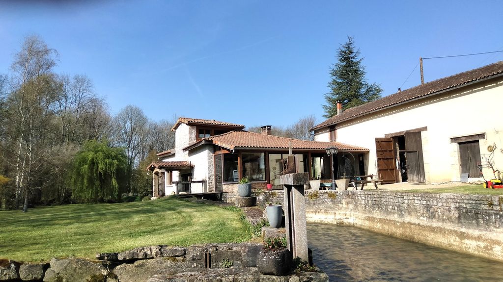 Property photo 2 of 24