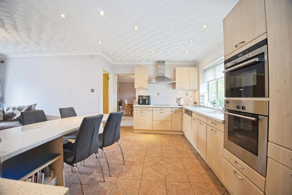 Property photo 3 of 22