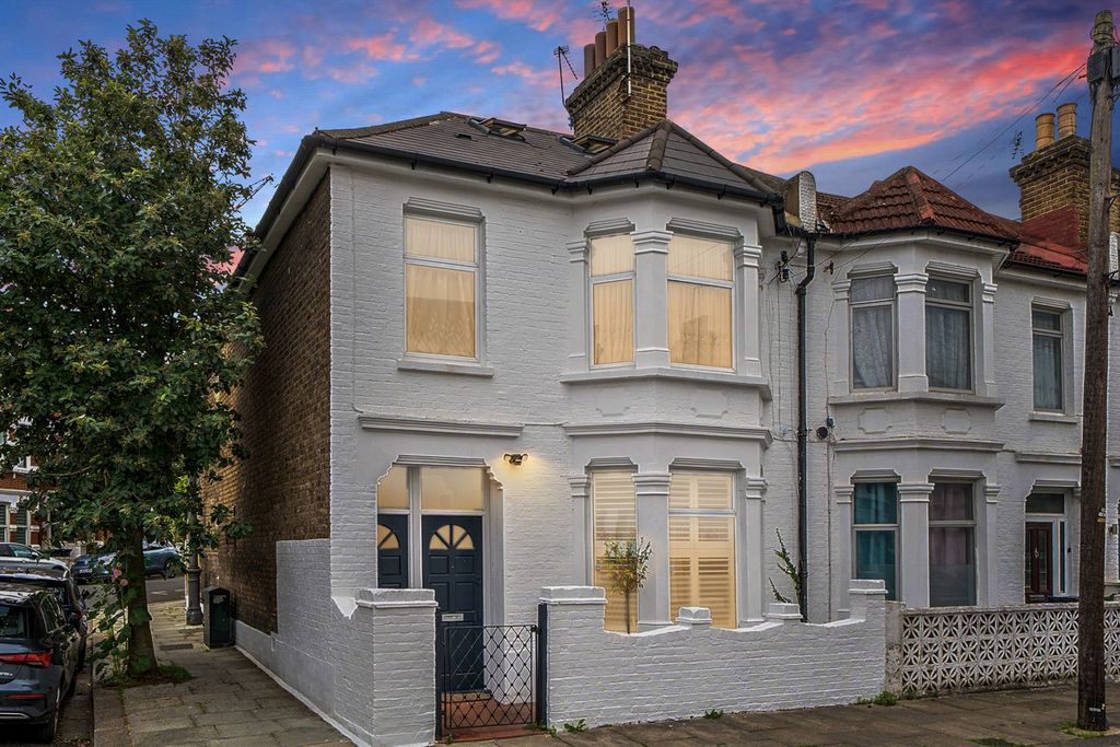 Property photo 1 of 12