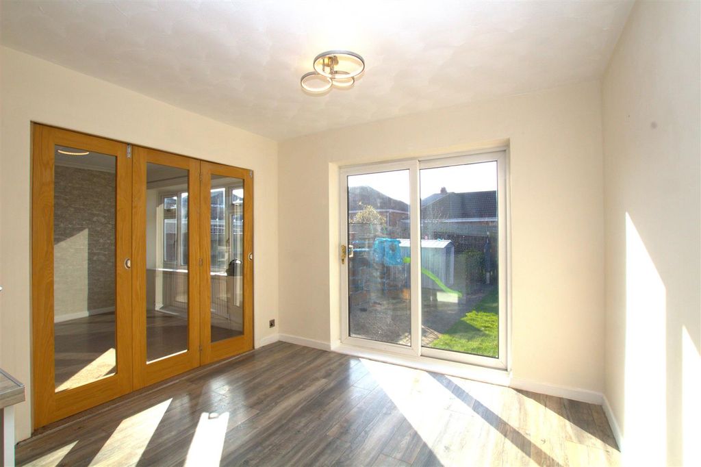 Property photo 2 of 9 Dining Room.Jpg