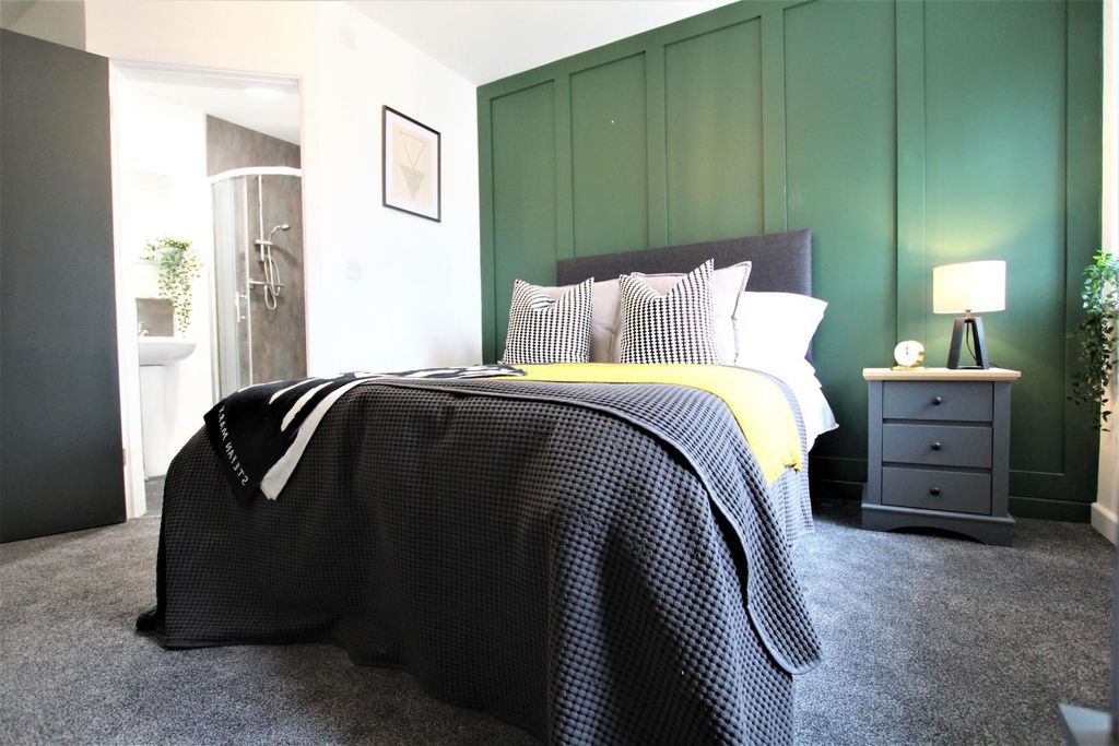 Property photo 1 of 20 Room 4.Jpg