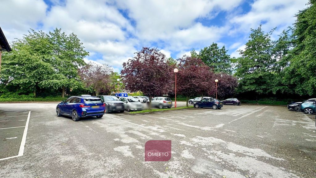 Property photo 3 of 8 Car Park