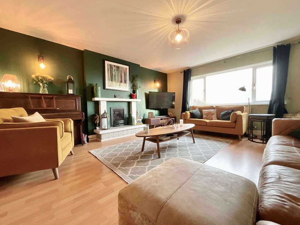 Property photo 3 of 23