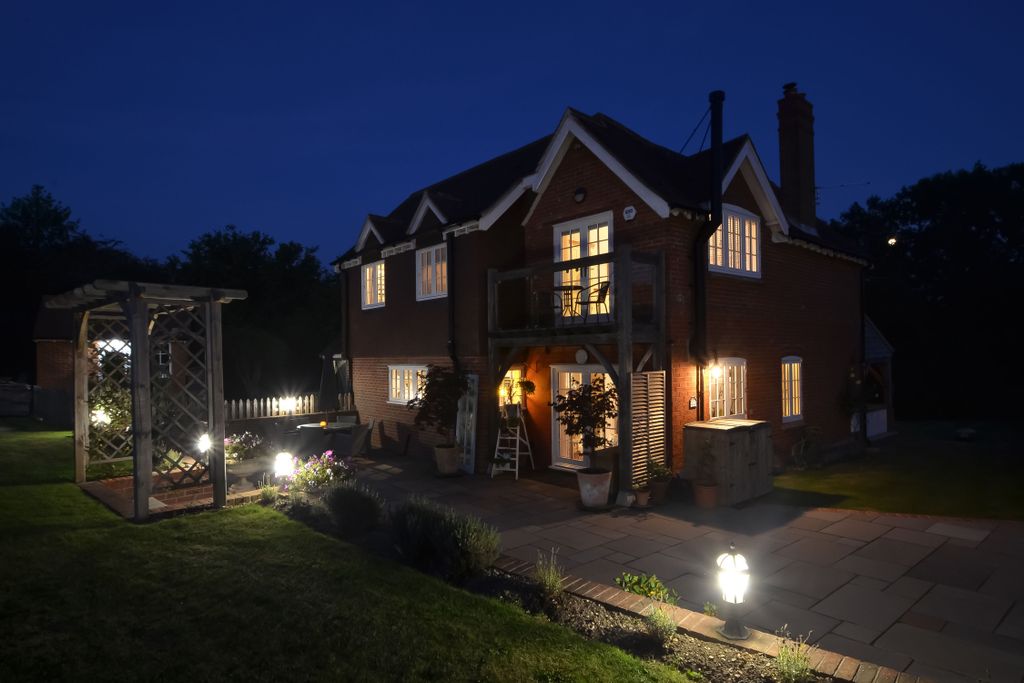 Property photo 3 of 28