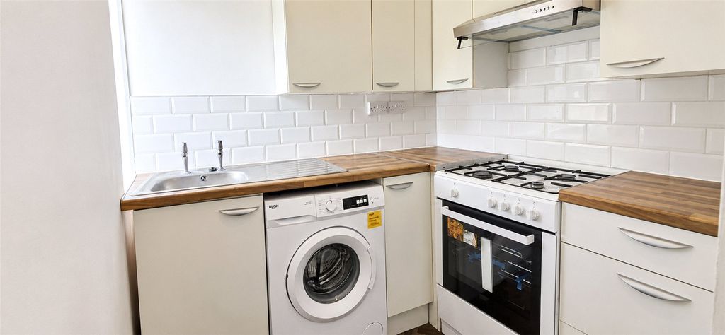 Property photo 3 of 9 Picture No. 45