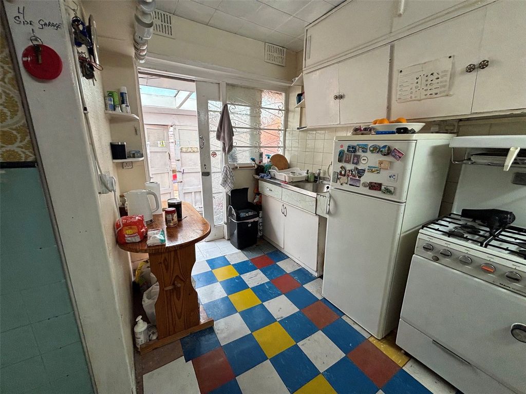Property photo 3 of 22 Kitchen