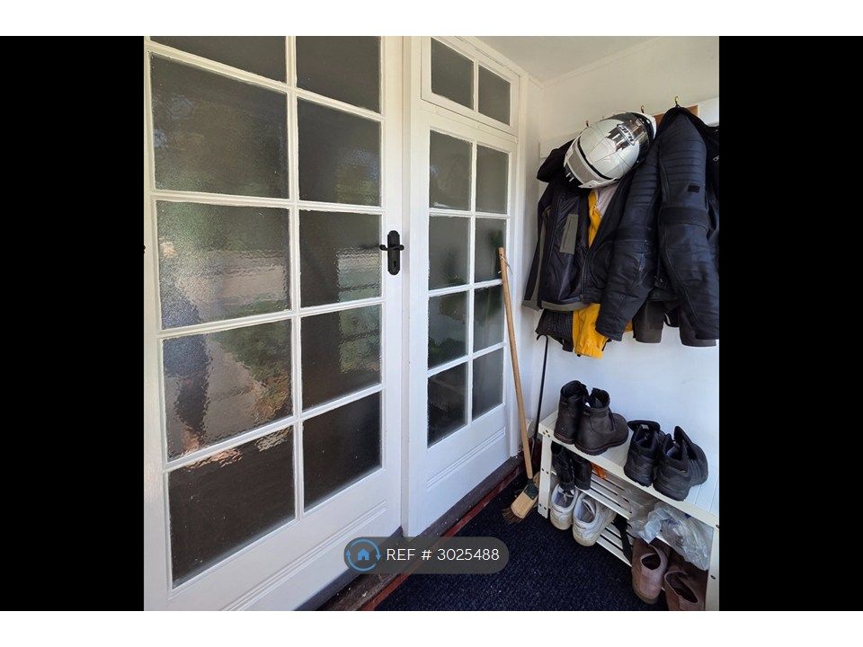 Property photo 2 of 19 Porch