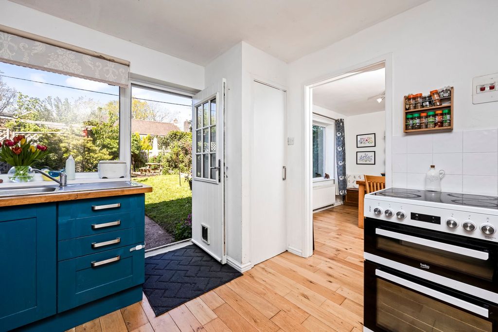 Property photo 2 of 20 Kitchen