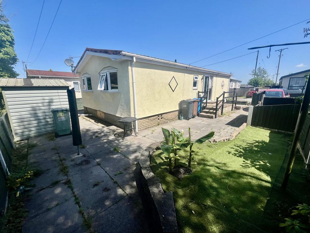 Property photo 2 of 14 Exterior