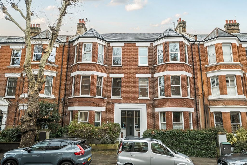 Property photo 1 of 9