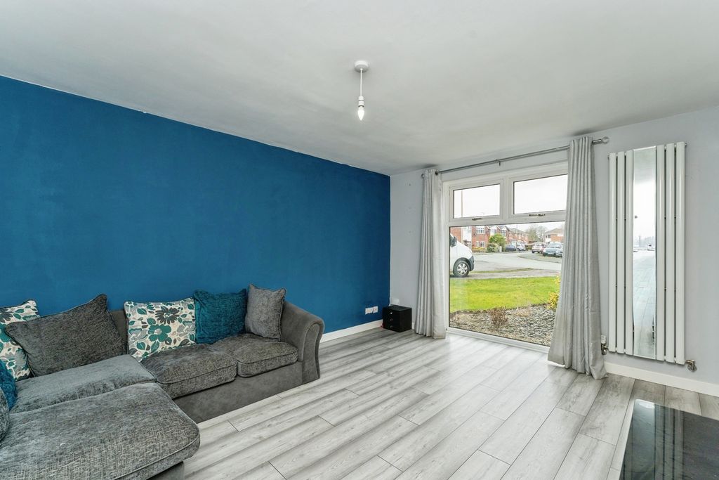 Property photo 2 of 27 Living Room