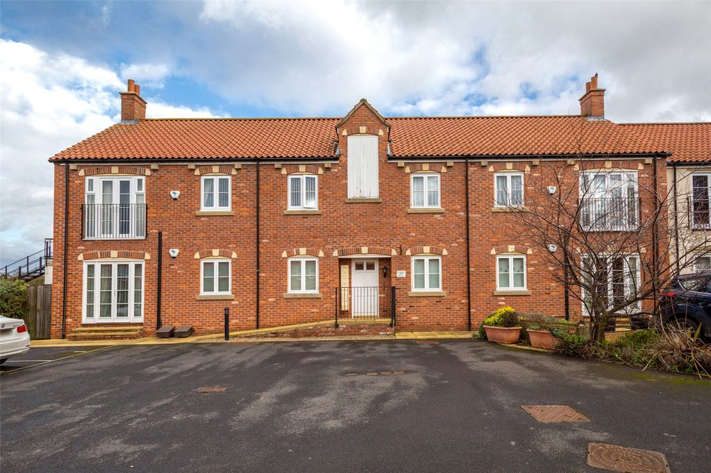 Property photo 1 of 11 St Helens Mews