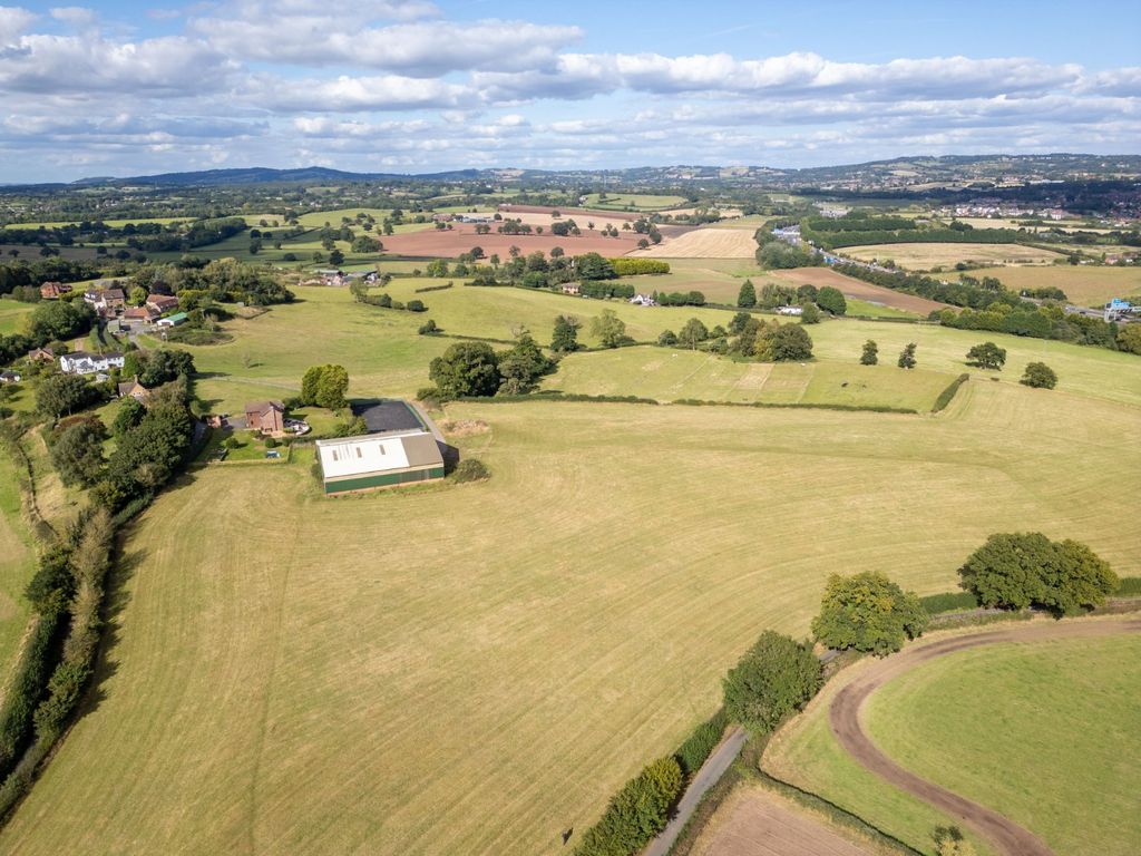 Property photo 2 of 11 Land