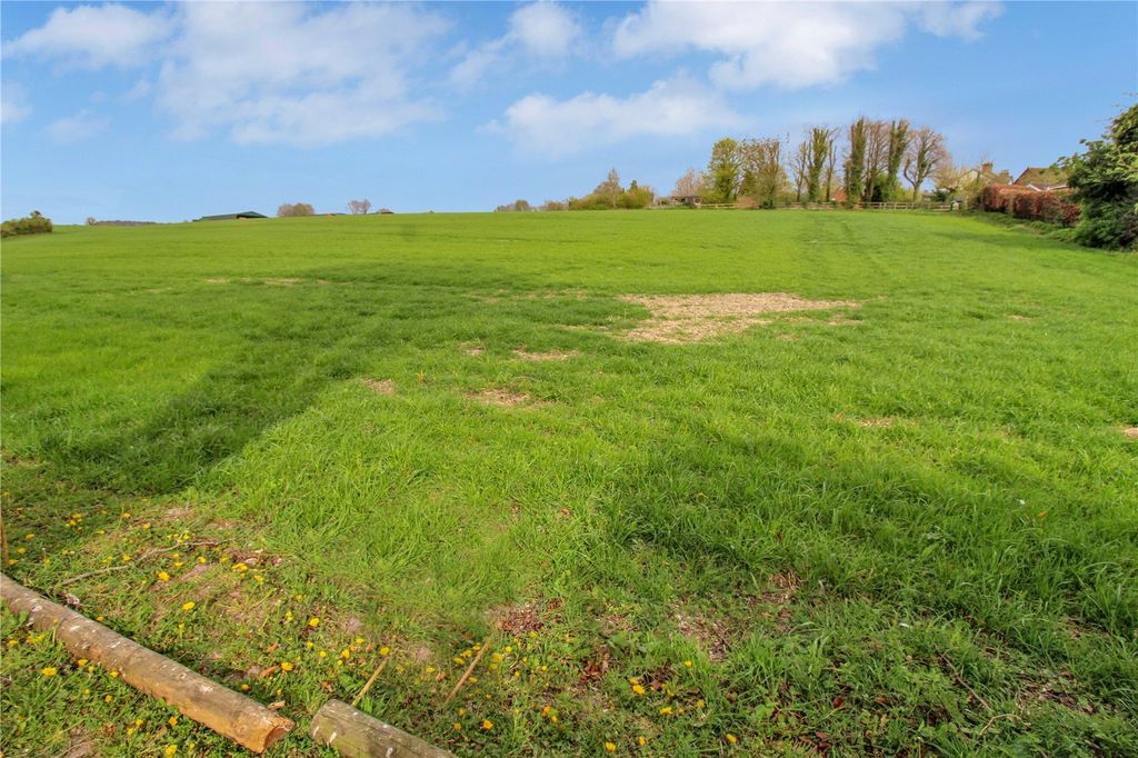 Property photo 2 of 16 Picture No. 12