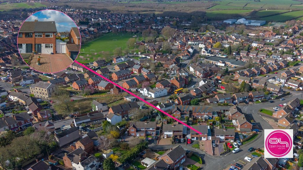 Property photo 3 of 29 Ashtrer Close, Newhall (9).Jpg