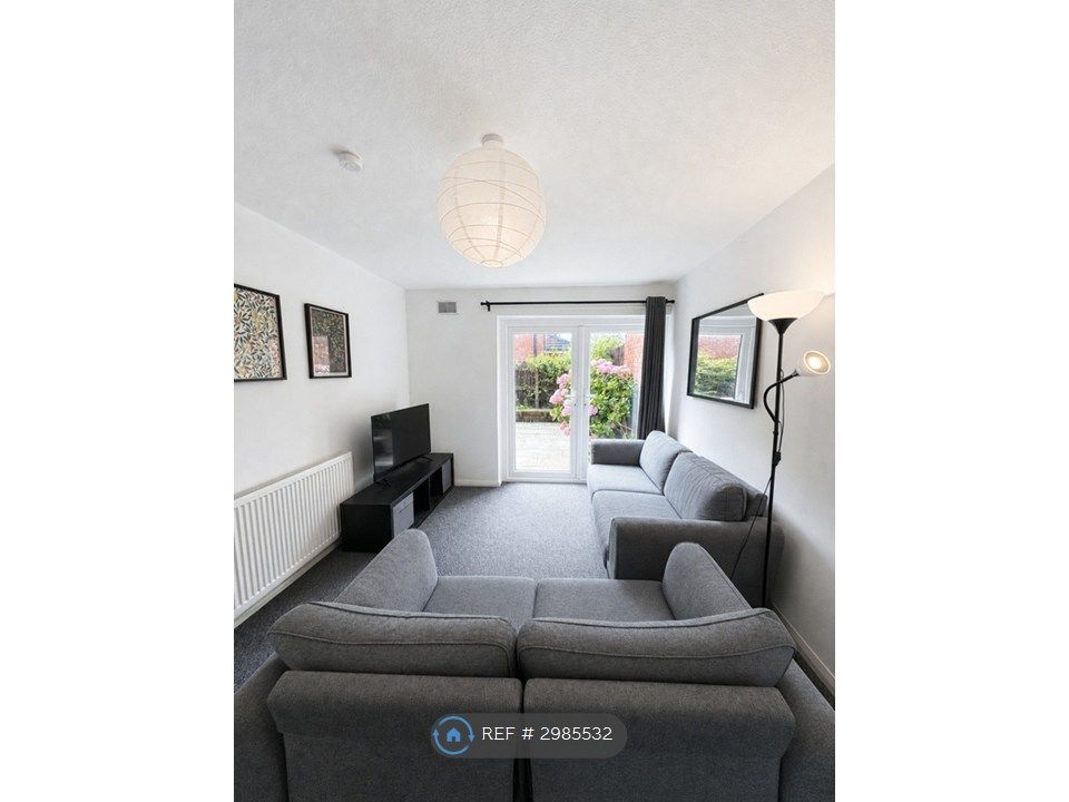 Property photo 1 of 15 Living Room