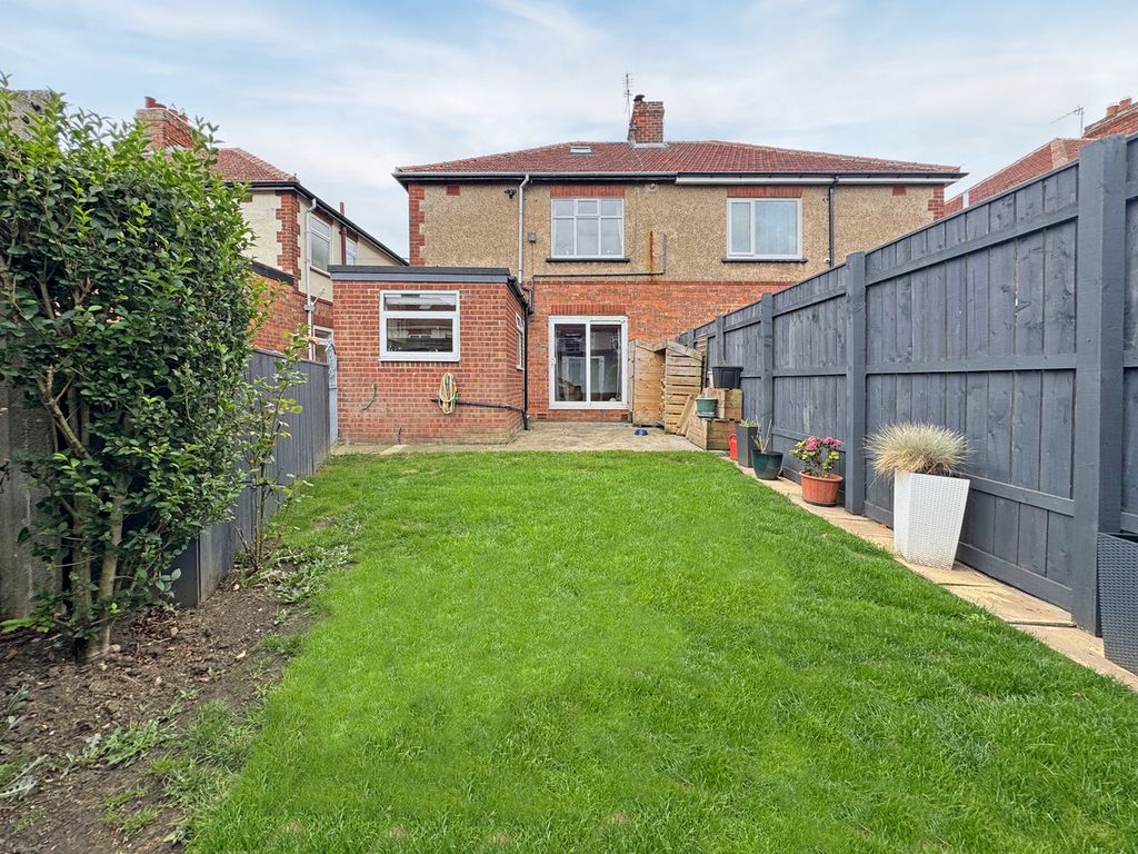 Property photo 3 of 33