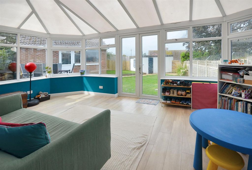 Property photo 2 of 12 Conservatory