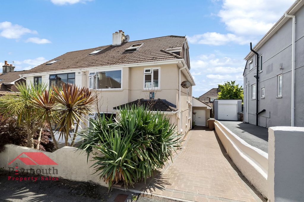 Property photo 1 of 28