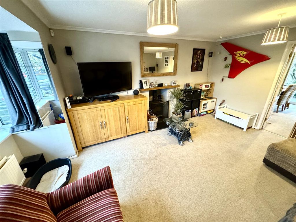 Property photo 3 of 16 Living Room