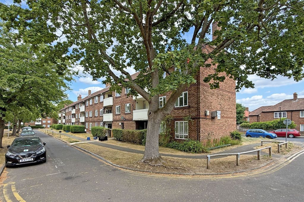 Property photo 1 of 17