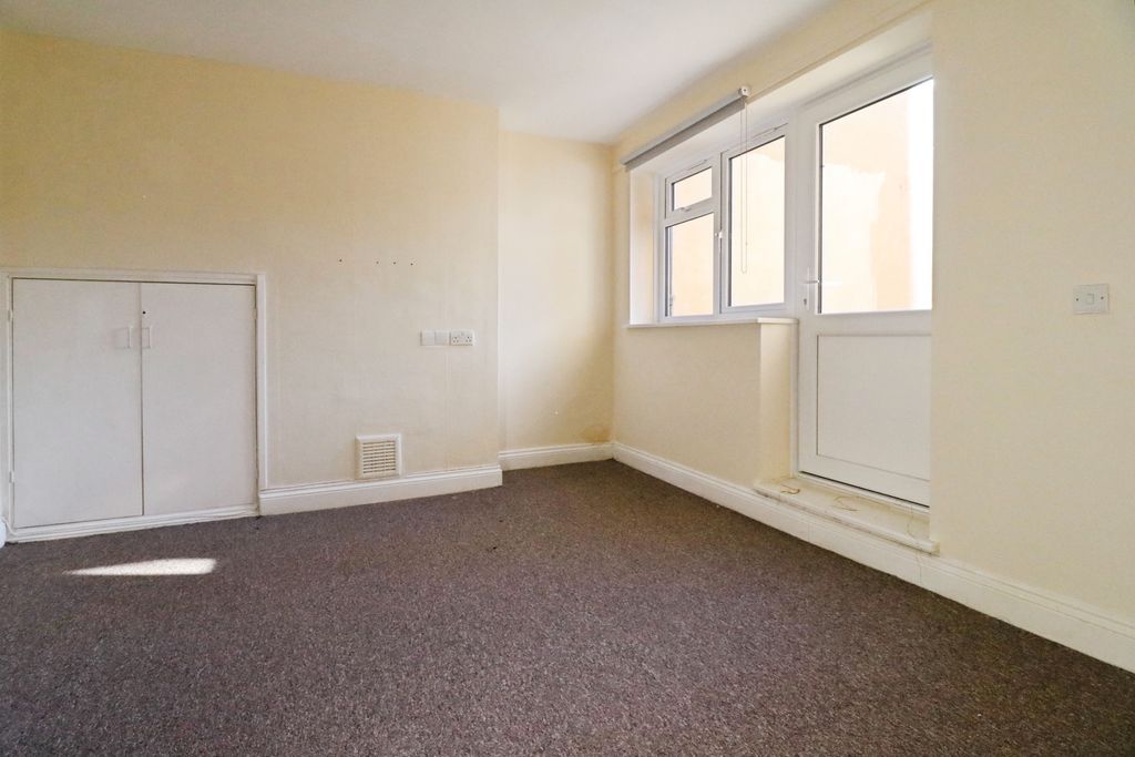 Property photo 3 of 13 Photo 1