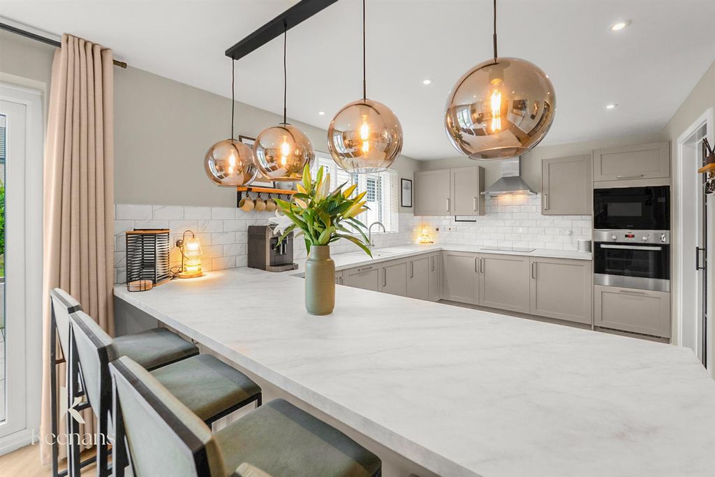 Property photo 3 of 54 Dawson Drive-18.Jpg