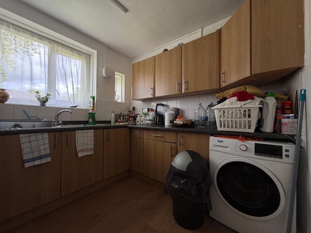 Property photo 3 of 7 Image