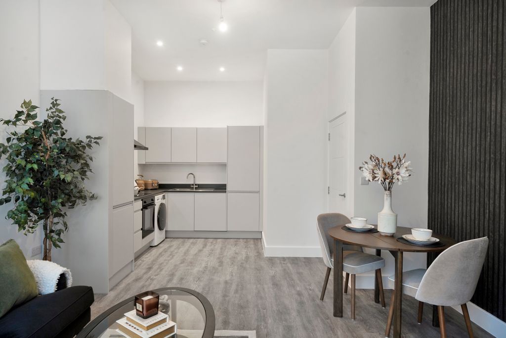 Property photo 2 of 13 Bedroom